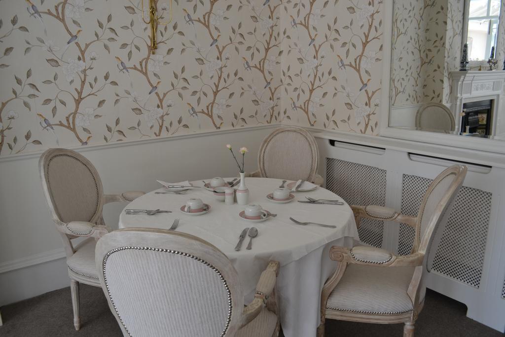 Cranleigh Hotel Reigate Extérieur photo