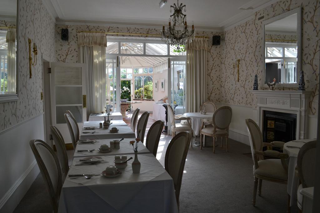 Cranleigh Hotel Reigate Extérieur photo