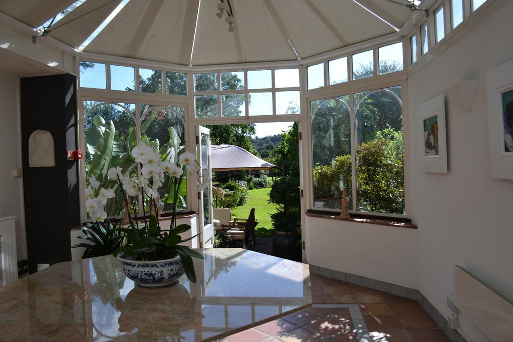 Cranleigh Hotel Reigate Extérieur photo