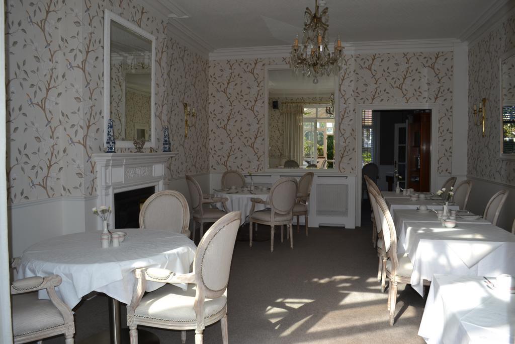 Cranleigh Hotel Reigate Extérieur photo